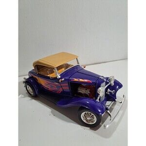Road Signature 1:18 Scale Die Cast 1932 Ford Hot Rod Roadster Classic Car